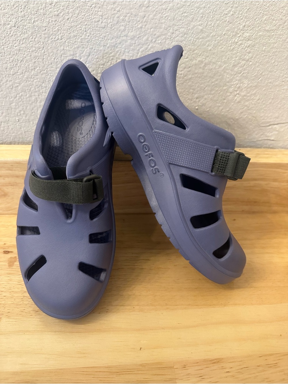 OOFOS Womens Blue Slip-On with Adjustable Strap shoes